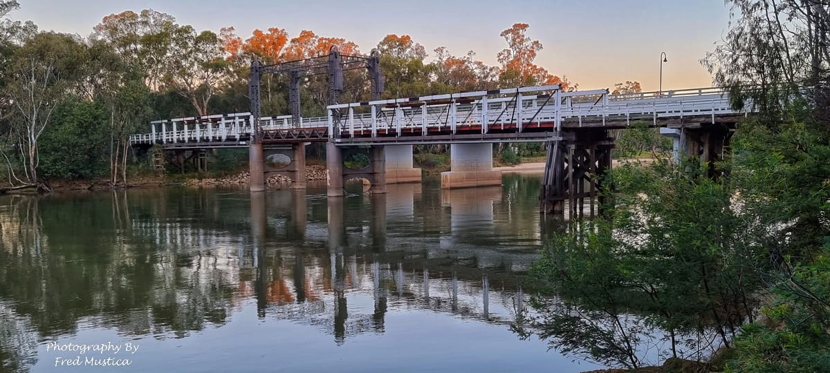 Bridge over the Murray River photographed by Fred Mustica